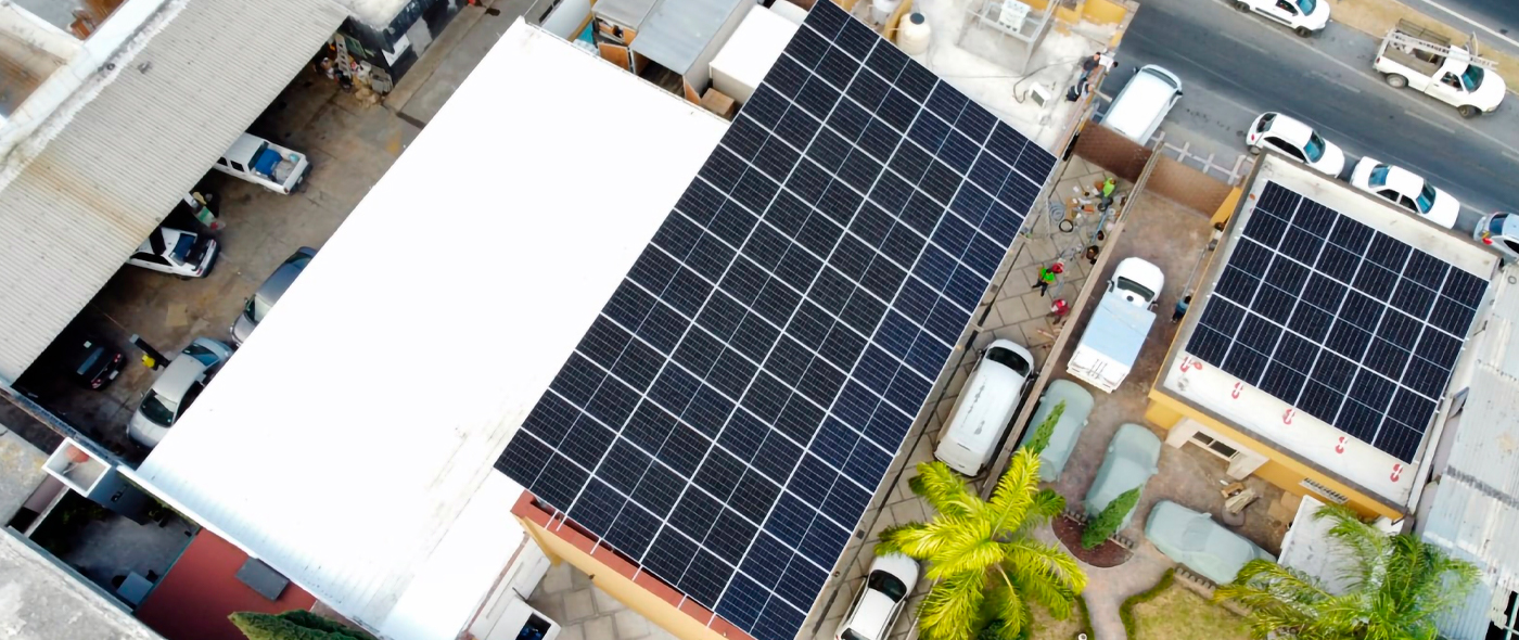 soluciones de energia limpia pra industria proyectos paneles